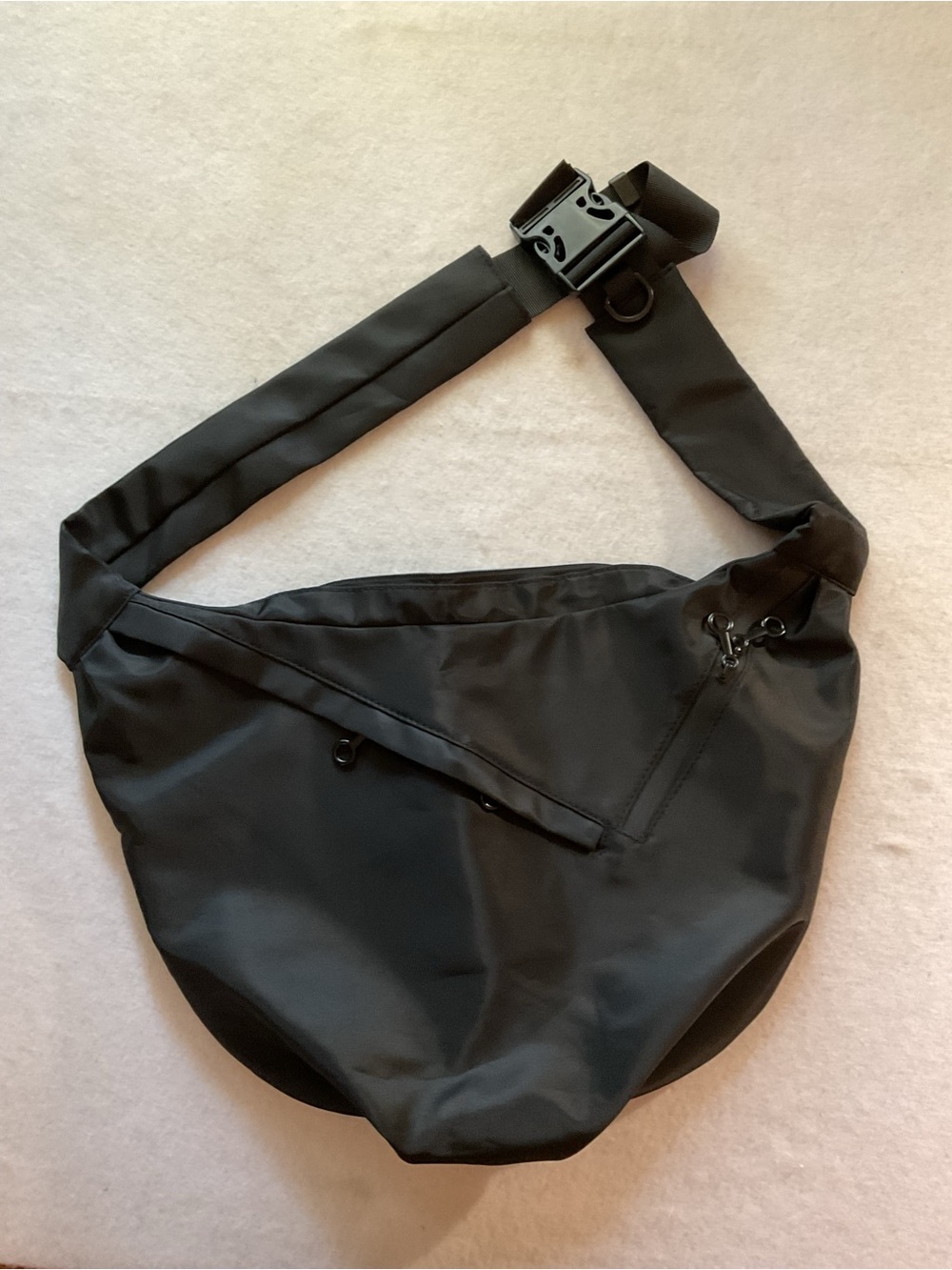 Minimalist Black Men’s Crossbody Sling Bag